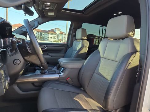 Used 2023 Chevrolet Silverado 1500 ZR2 w/ Technology Package AWD/4WD image 15