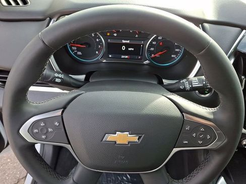 Used 2023 Chevrolet Traverse LT image 23