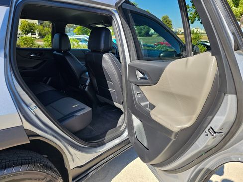 Used 2025 Chevrolet Equinox LT w/ Convenience Package II image 30