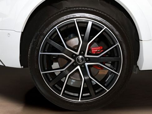 Used 2021 Audi Q8 Prestige image 44