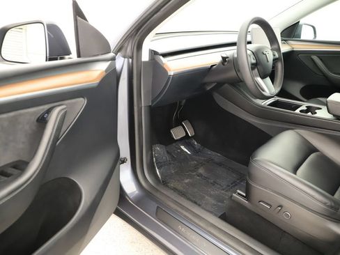 Used 2023 Tesla Model Y Long Range AWD/4WD image 14