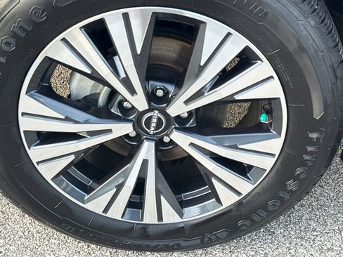 Certified 2023 Nissan Rogue SV AWD/4WD image 9