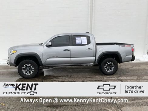 Used 2021 Toyota Tacoma TRD Off-Road image 31