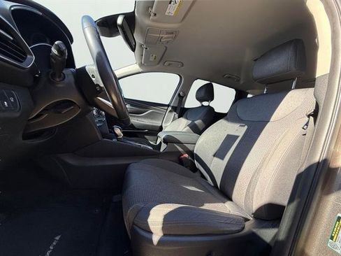 Used 2019 Hyundai Santa Fe SEL image 11