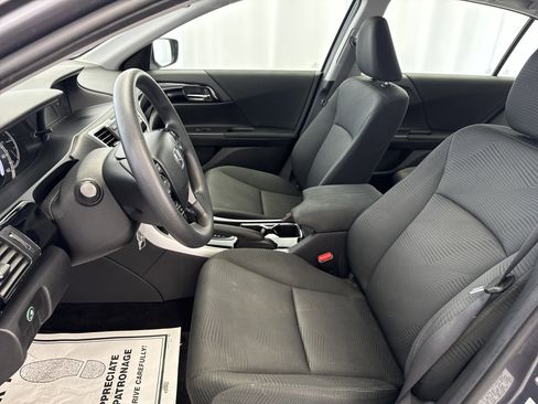Used 2017 Honda Accord LX image 7