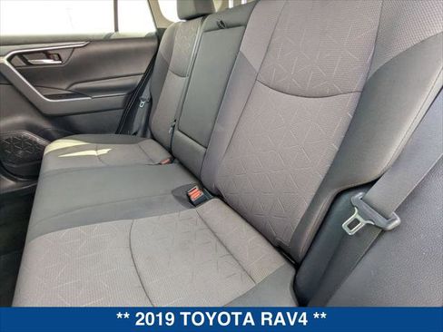 Used 2019 Toyota RAV4 XLE FWD image 21