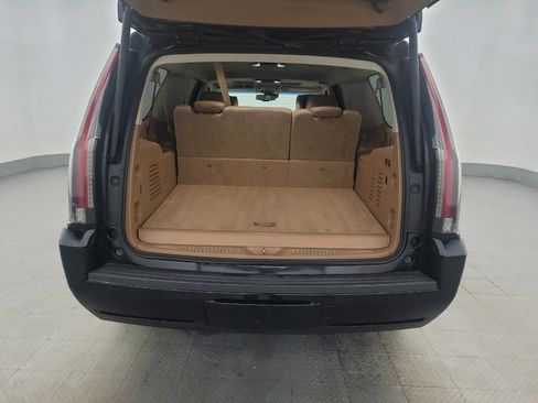 Used 2015 Cadillac Escalade ESV Platinum AWD/4WD image 29