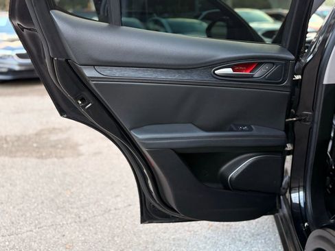 Used 2019 Alfa Romeo Stelvio image 14