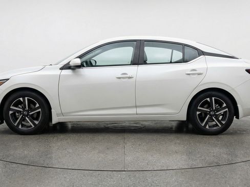 Used 2025 Nissan Sentra SV image 5
