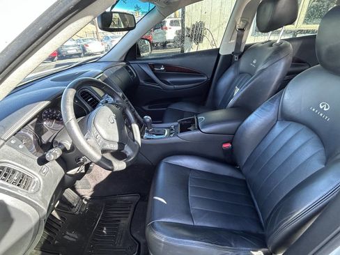 Used 2011 INFINITI EX35 Journey w/ Premium Pkg image 21