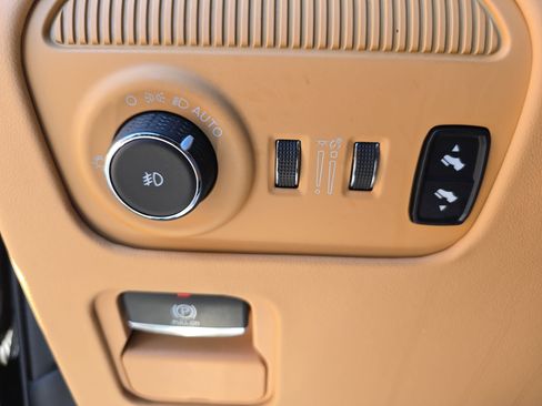 Used 2022 Jeep Grand Wagoneer Series III w/ Rear Seat Video Group 1 image 25