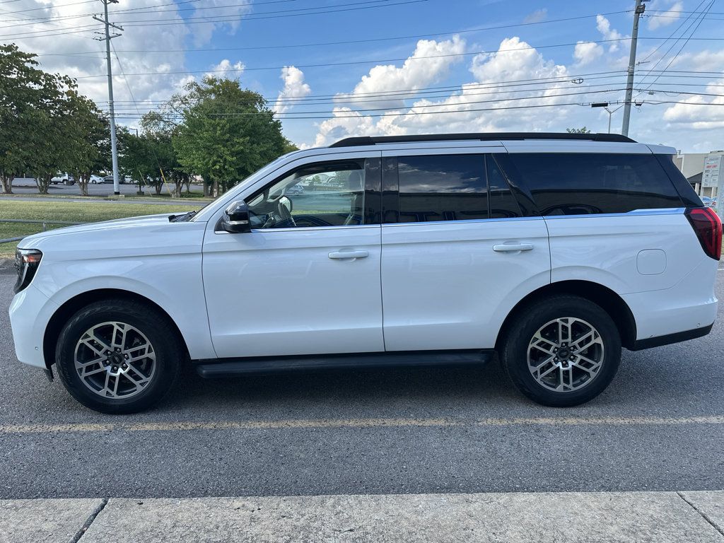 Used 2025 Ford Expedition Active AWD/4WD image 7