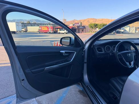 Used 2011 Volvo S60 T6 AWD/4WD image 9