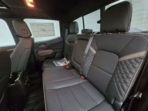 New 2026 GMC Canyon Denali w/ LPO, Denali Black Edition image 40