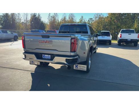 New 2026 GMC Sierra 3500 SLT w/ SLT Convenience Package image 8