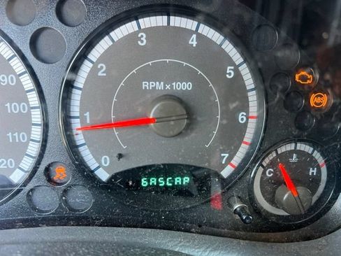 Used 2007 Jeep Liberty Sport AWD/4WD image 11