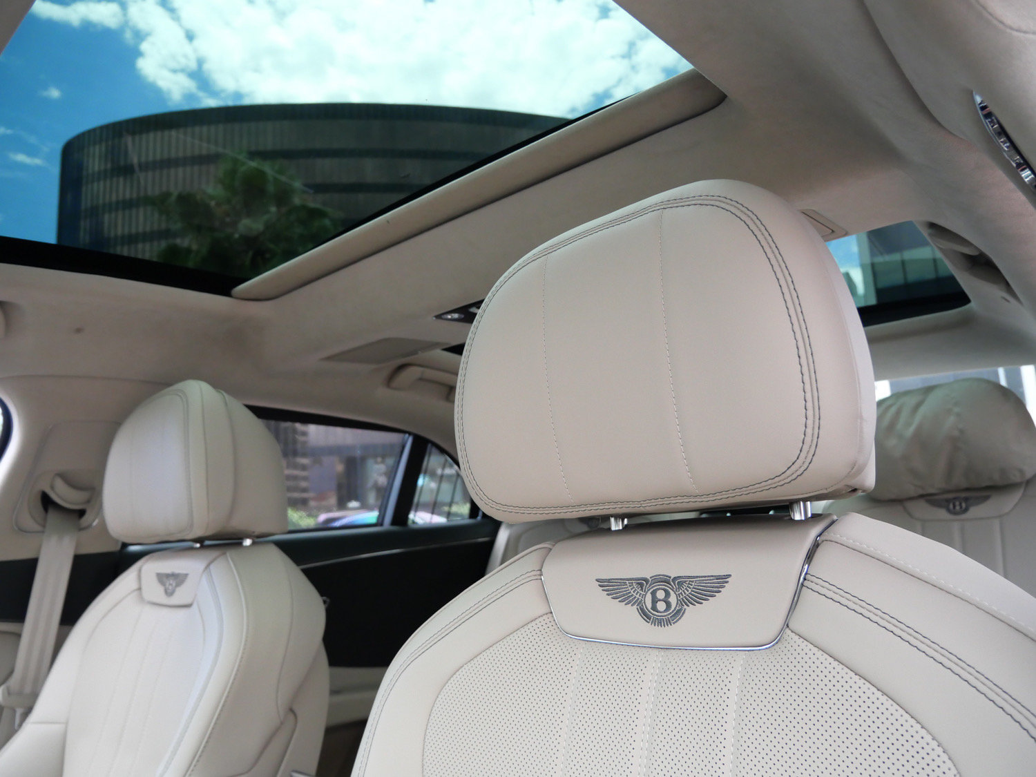 New 2026 Bentley Flying Spur V8 AWD/4WD image 18