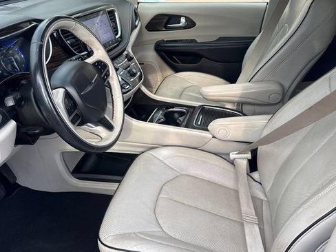 Used 2021 Chrysler Pacifica Limited w/ Premium & Safety Sphere Group AWD/4WD image 9