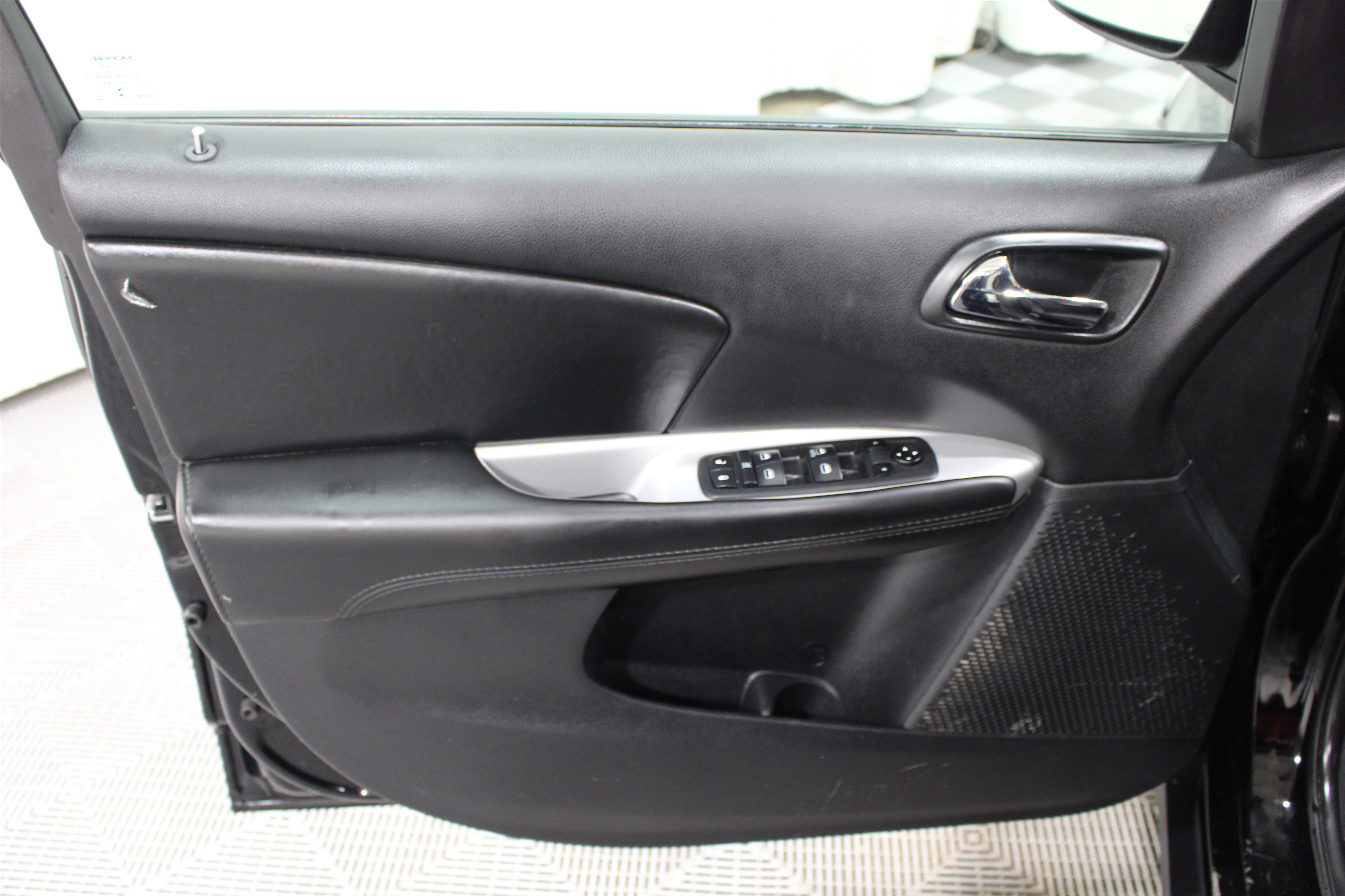 Used 2019 Dodge Journey SE FWD image 5