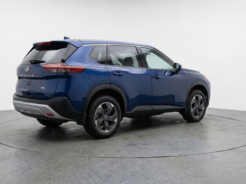 Used 2025 Nissan Rogue SV AWD/4WD image 9