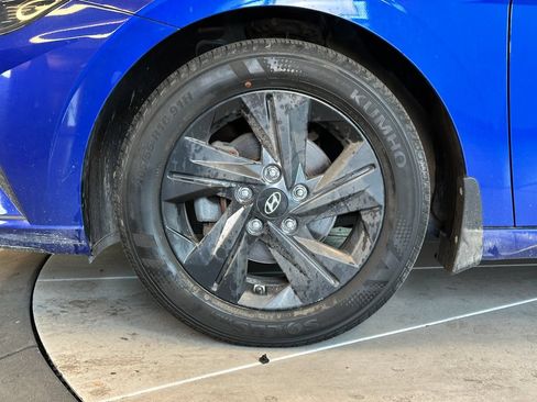 Used 2023 Hyundai Elantra SEL FWD image 25