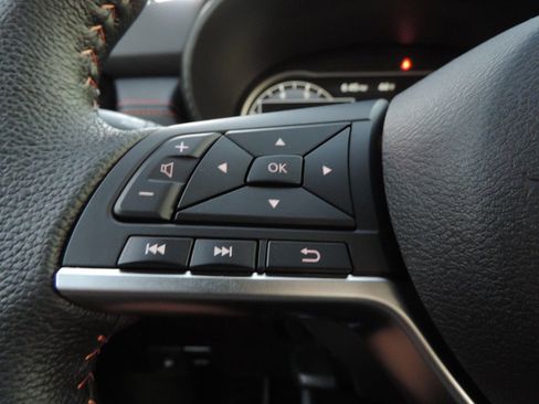 New 2025 Nissan Versa SR w/ Trunk Package image 21