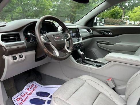 Used 2017 GMC Acadia SLT w/ LPO, Floor Liner Package AWD/4WD image 11