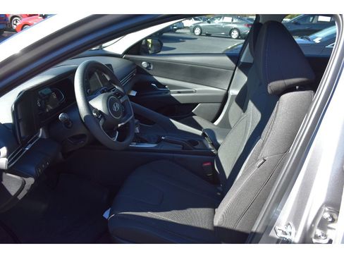 New 2026 Hyundai Elantra SE image 11