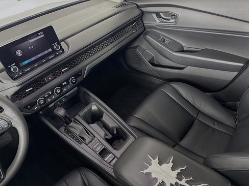 Certified 2023 Honda Accord EX image 27