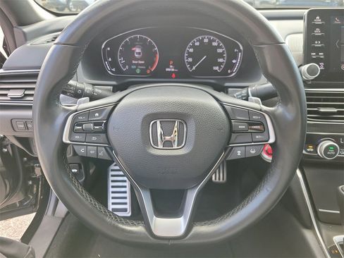 Used 2018 Honda Accord Sport image 18