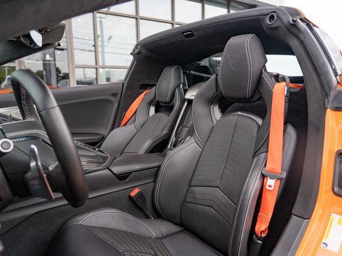 Used 2022 Chevrolet Corvette Stingray Premium Cpe w/ Z51 Performance Package RWD image 16