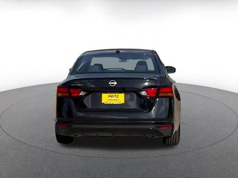 Used 2025 Nissan Altima 2.5 SV FWD image 7
