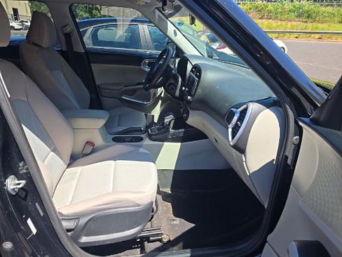 Used 2022 Kia Soul LX FWD image 6