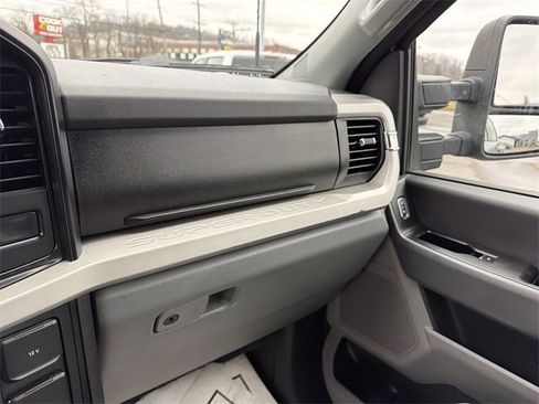 Used 2023 Ford F350 XLT image 22