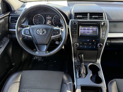Used 2015 Toyota Camry SE image 6
