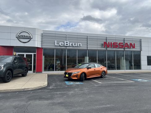 Certified 2024 Nissan Sentra SR w/ SR Premium Package FWD image 1
