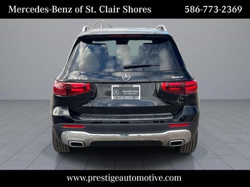 Used 2026 Mercedes-Benz GLB 250 4MATIC image 5
