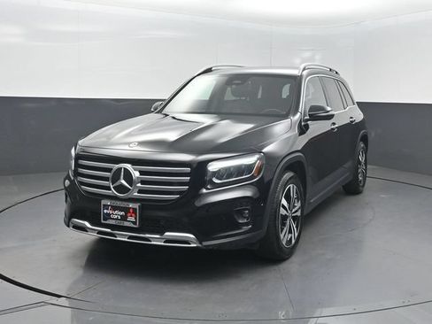 Used 2024 Mercedes-Benz GLB 250 image 1