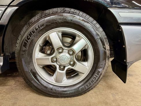 Used 2007 Toyota Land Cruiser image 28