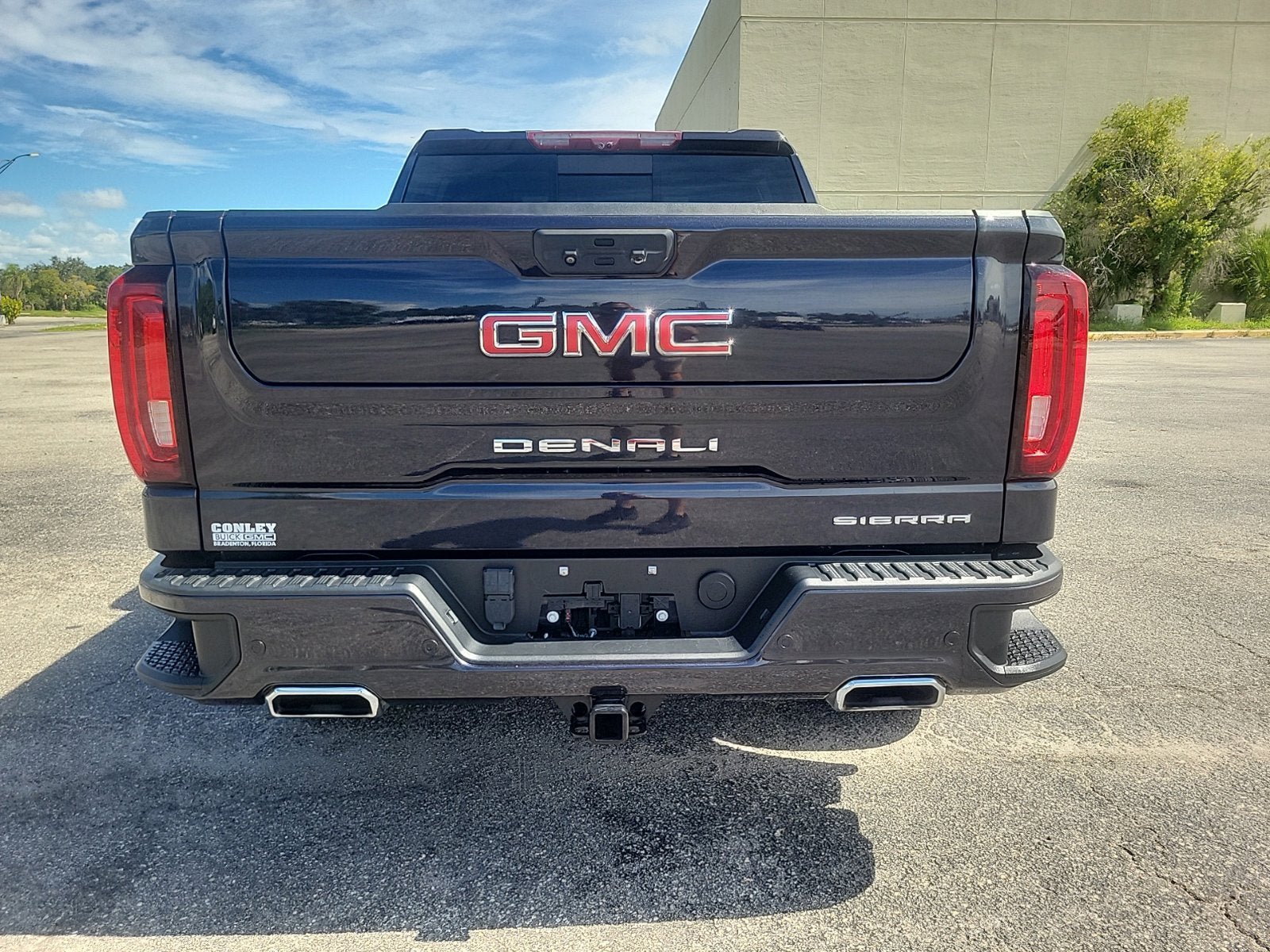 Used 2023 GMC Sierra 1500 Denali w/ Technology Package RWD image 7