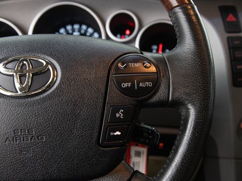 Used 2013 Toyota Sequoia Platinum AWD/4WD image 33
