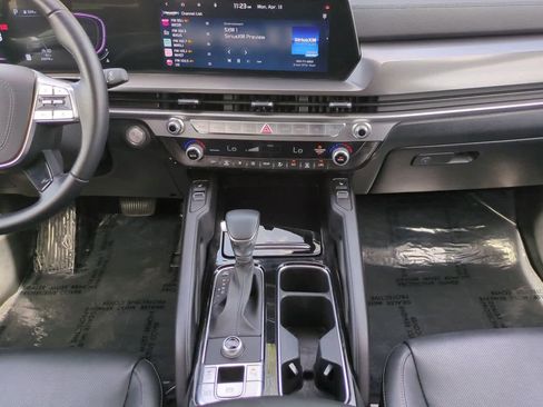 Used 2025 Kia Telluride S image 19