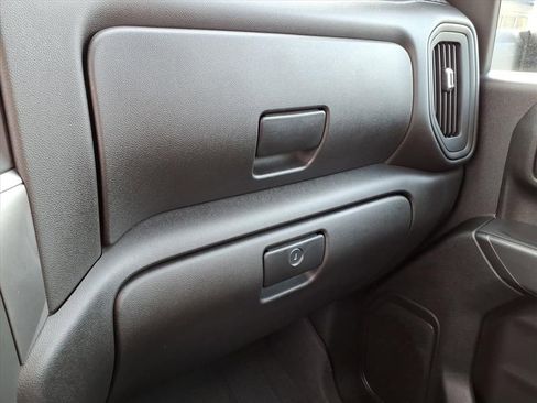 Used 2025 Chevrolet Silverado 2500 Custom image 31