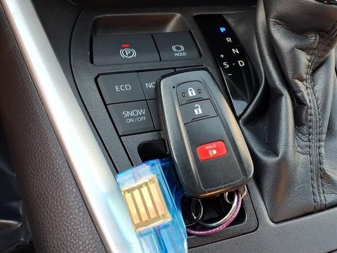 Used 2023 Toyota RAV4 XLE image 37