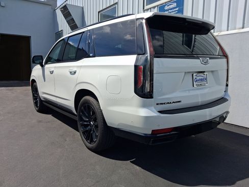 Used 2024 Cadillac Escalade Sport Platinum w/ LPO, ONYX Package AWD/4WD image 3