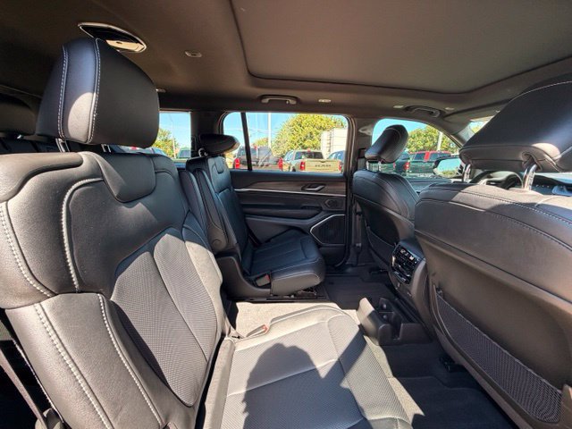 Certified 2026 Jeep Grand Cherokee L Limited AWD/4WD image 9