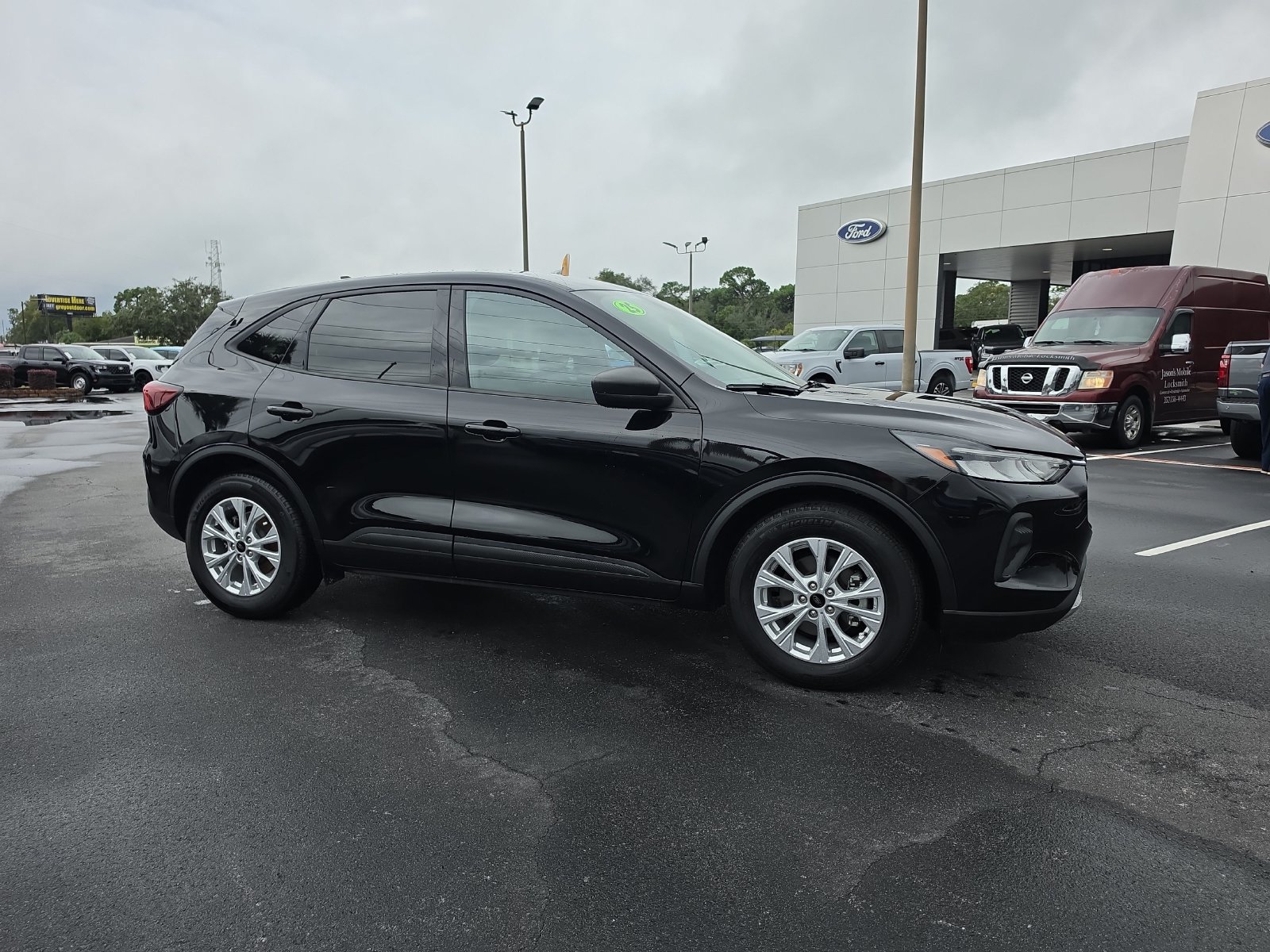 Certified 2025 Ford Escape Active FWD image 2