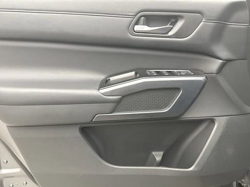 Used 2023 Nissan Pathfinder SL w/ SL Premium Package AWD/4WD image 9