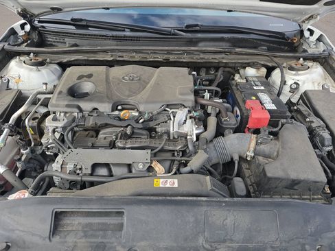 Used 2019 Toyota Camry XSE w/ Navigation Package image 12