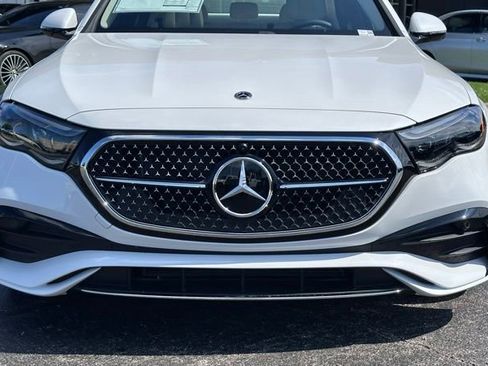New 2026 Mercedes-Benz E 350 4MATIC Sedan image 4